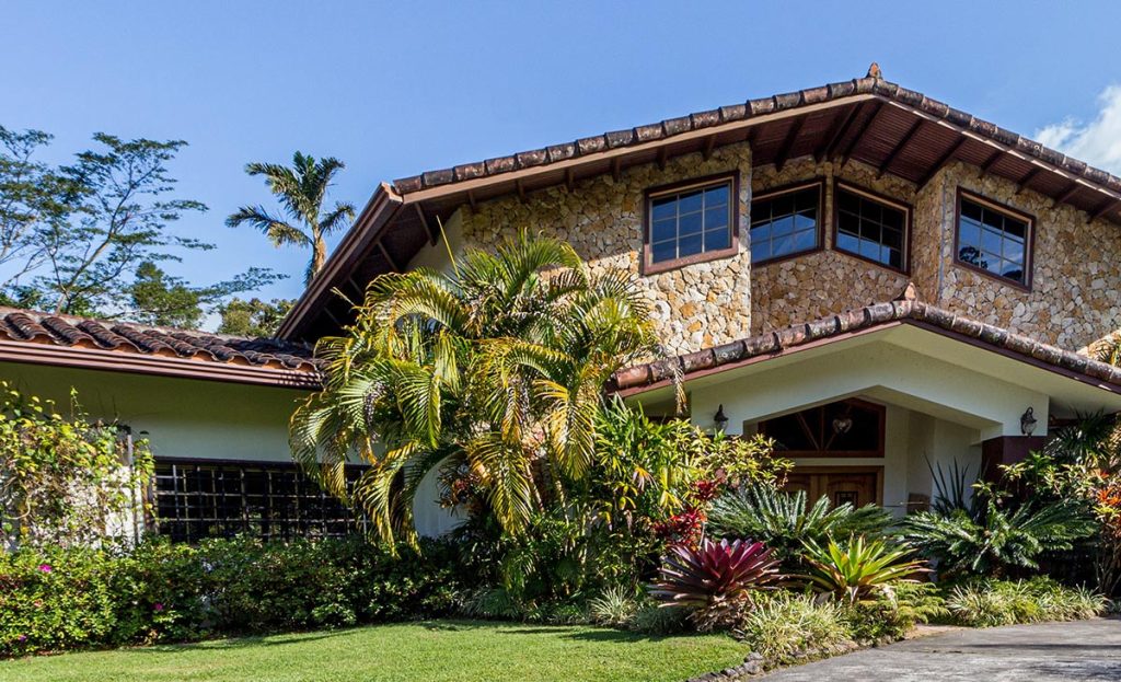 Believe you can and you’re halfway there. Fran Hogan VbJh5ENwA8g Unsplash 1024x623